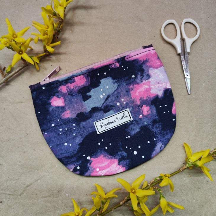 KOSMETYCZKA PÓŁKSIĘŻYC 2