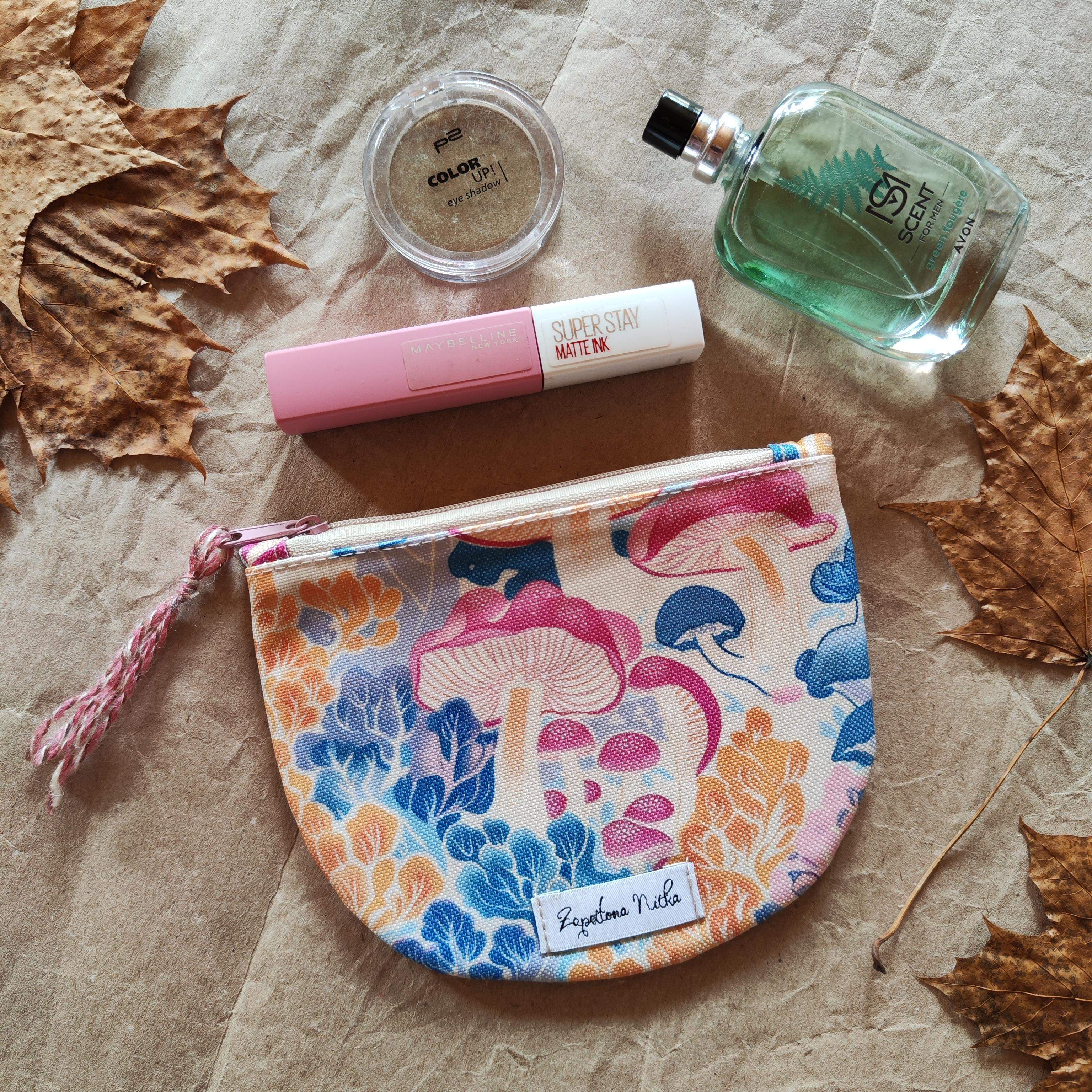 KOSMETYCZKA PÓŁKSIĘŻYC 0