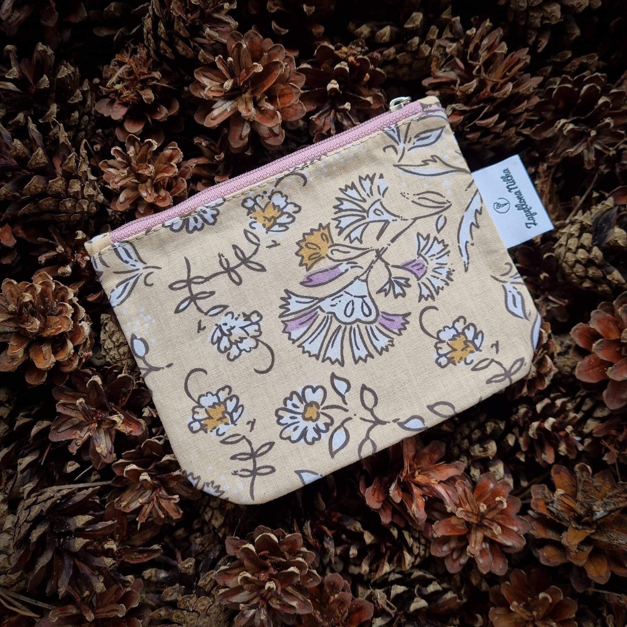 KOSMETYCZKA KWIATY 0