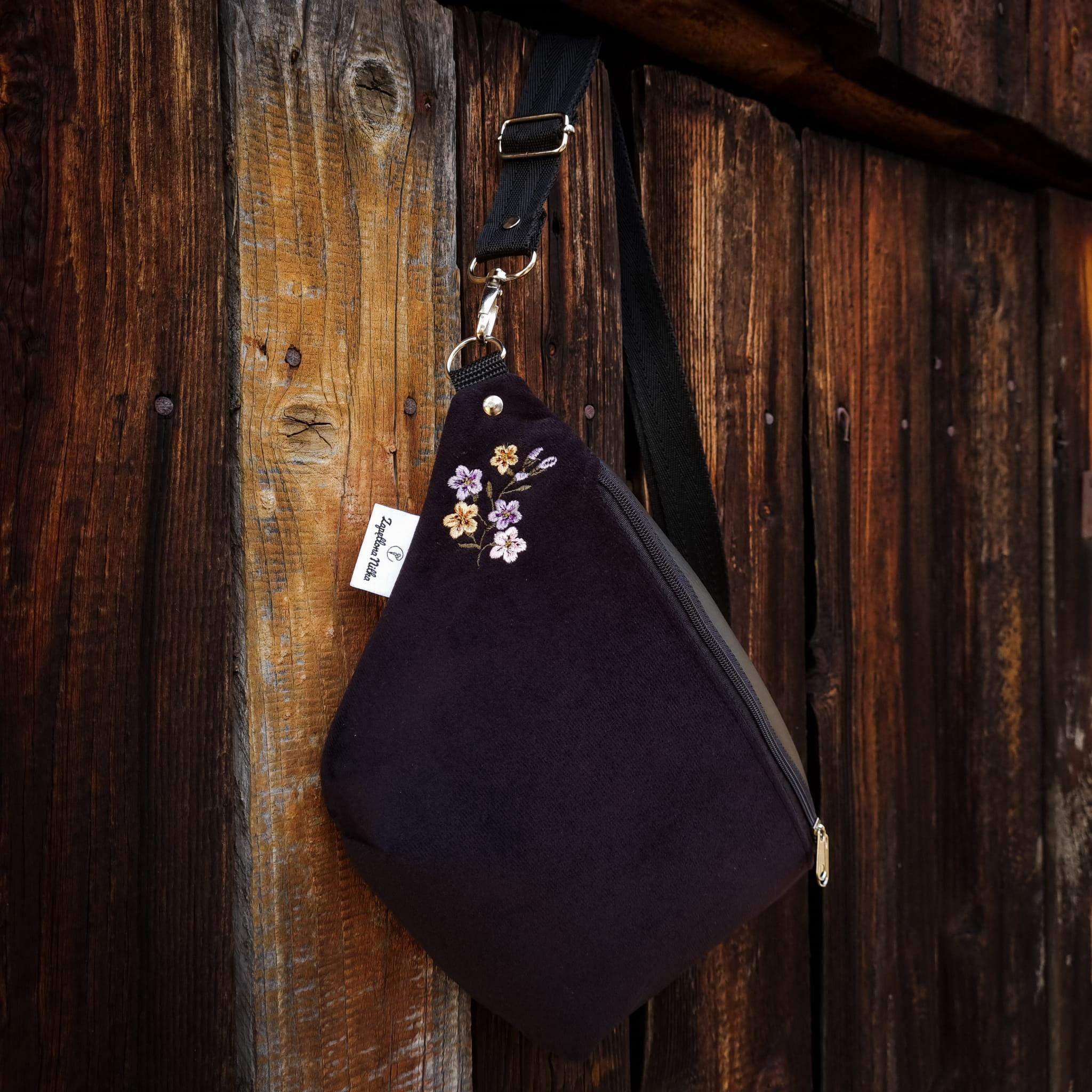 NERKA XXL DELIKATNE KWIATUSZKI 1