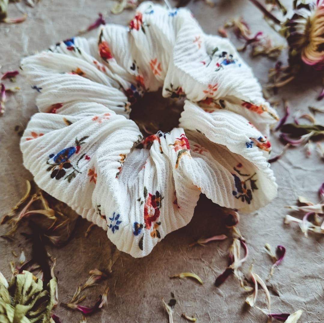 GUMKA DO WŁOSÓW KWIATY 1